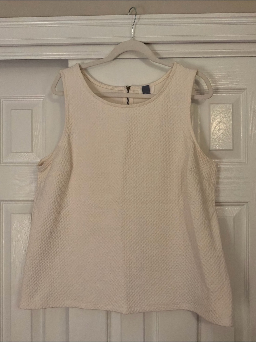 Old Navy Women's Cream Textured Sleeveless Top XL